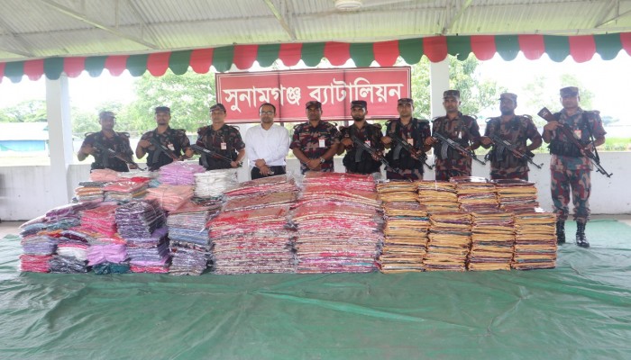 ওয়েজখালিতে সহস্রাধিক ভারতীয় শাড়ি জব্দ ওয়েজখালিতে সহস্রাধিক ভারতীয় শাড়ি জব্দ