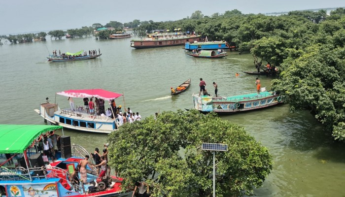 টাঙ্গুয়ার হাওরে উচ্চ শব্দে গান-বাজনা নিষিদ্ধ টাঙ্গুয়ার হাওরে উচ্চ শব্দে গান-বাজনা নিষিদ্ধ