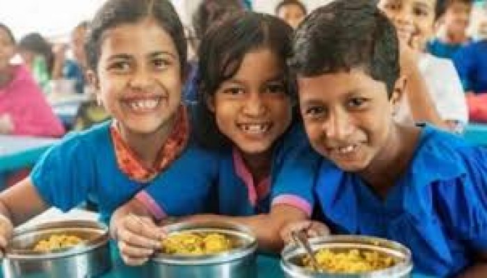 জুলাই থেকে দুপুরের খাবার পাবে শিক্ষার্থীরা জুলাই থেকে দুপুরের খাবার পাবে শিক্ষার্থীরা