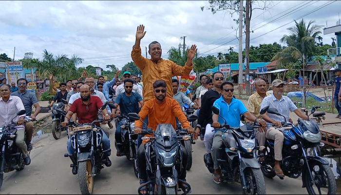 হাজারো নেতাকর্মী নিয়ে অ্যাড. নূরুল ইসলামের গণসংযোগ হাজারো নেতাকর্মী নিয়ে অ্যাড. নূরুল ইসলামের গণসংযোগ
