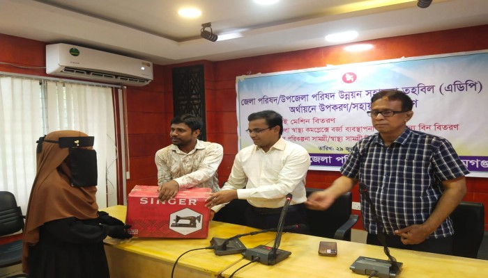 শান্তিগঞ্জে সেলাই মেশিন বিতরণ শান্তিগঞ্জে সেলাই মেশিন বিতরণ