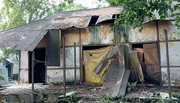 ব্রিটিশ আমলে নির্মিত সাচনা বাজারের হাসপাতাল চালুর দাবি ব্রিটিশ আমলে নির্মিত সাচনা বাজারের হাসপাতাল চালুর দাবি