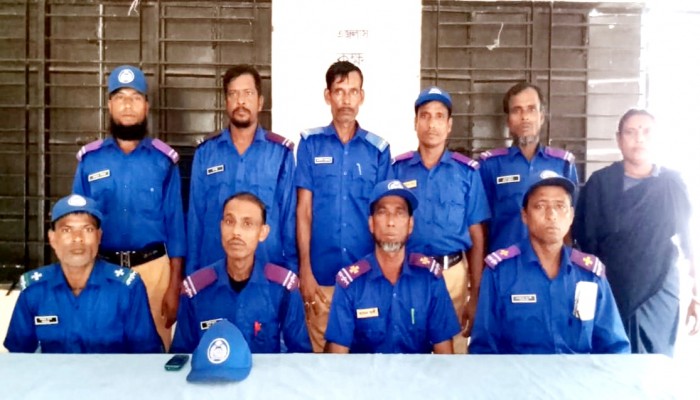 স্বল্প বেতনে গ্রামপুলিশের মানবেতর জীবন স্বল্প বেতনে গ্রামপুলিশের মানবেতর জীবন