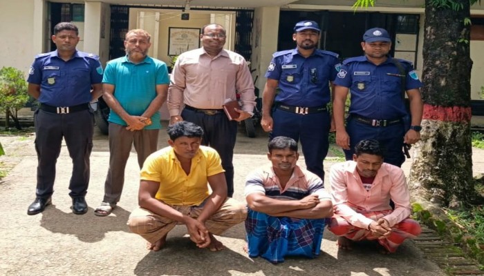 শান্তিপুর নদী থেকে অবৈধভাবে বালু উত্তোলনে ৩ জনের কারাদন্ড শান্তিপুর নদী থেকে অবৈধভাবে বালু উত্তোলনে ৩ জনের কারাদন্ড