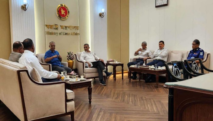 তারেক রহমান দ্রুত দেশে ফিরবেন : লুৎফুজ্জামান বাবর তারেক রহমান দ্রুত দেশে ফিরবেন : লুৎফুজ্জামান বাবর