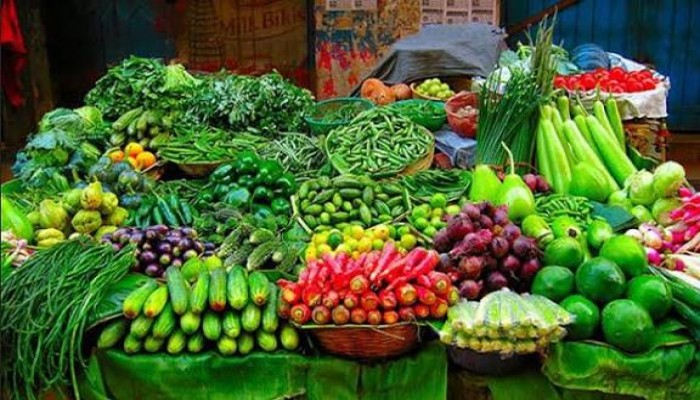 সবজির দাম চড়া, বিপাকে নিম্ন আয়ের মানুষ