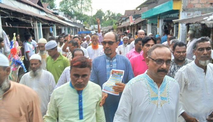 বিশ্বম্ভরপুরে অ্যাড. আব্দুল হকের গণসংযোগ বিশ্বম্ভরপুরে অ্যাড. আব্দুল হকের গণসংযোগ