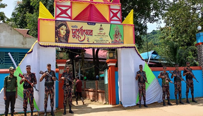 সীমান্তের ৩৫ পূজামন্ডপে বিজিবি’র বাড়তি সতর্কতা, ৮ প্লাটুন বিজিবি মোতায়েন