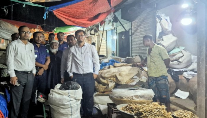 পলিথিন ও সিঙ্গেল-ইউজ প্লাস্টিক ব্যবহার বন্ধে অভিযান