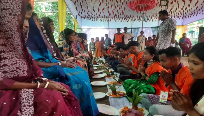 মায়েদের প্রতি শ্রদ্ধা জানাতে ‘মাতৃপূজা’