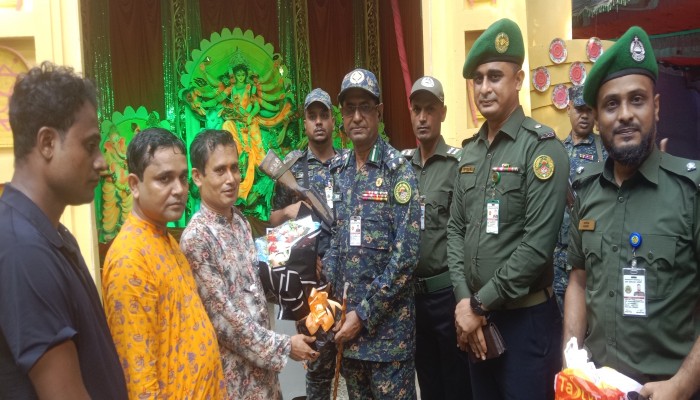 পূজামন্ডপ পরিদর্শন করলেন আনসার ভিডিপি’র সিলেট রেঞ্জের উপ-মহাপরিচালক