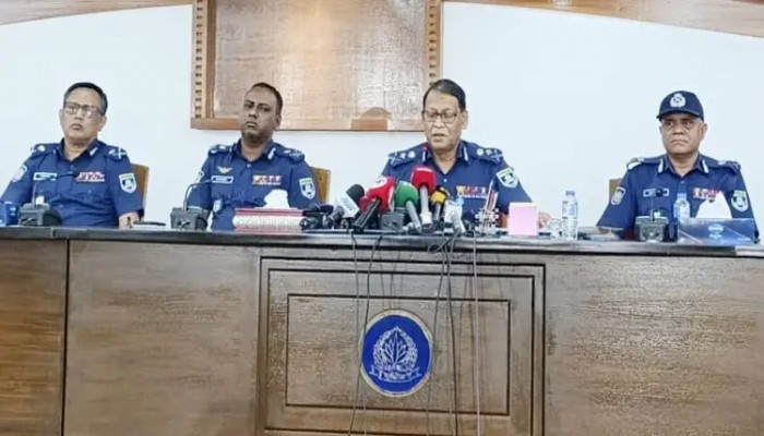 মামলার পরিবর্তে ‘লিখিত অভিযোগ’ নিলে ব্যবস্থা : আইজিপি