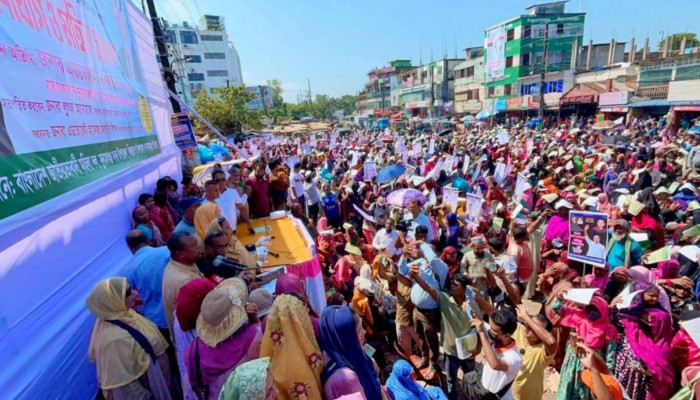 ৩১ দফা বাস্তবায়নের লক্ষ্যে মহিলা দলের সমাবেশ