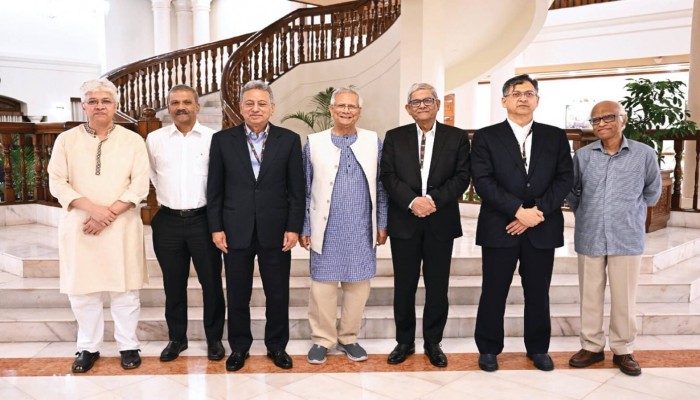 অন্তর্বর্তী সরকারকে তত্ত্বাবধায়ক সরকারের আদলে নিতে হবে : মির্জা ফখরুল
