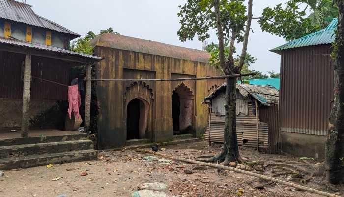 প্রাচীন বাংলার হাবেলি দুর্গ ও রাজবাড়ি দখল হচ্ছে প্রতিদিন