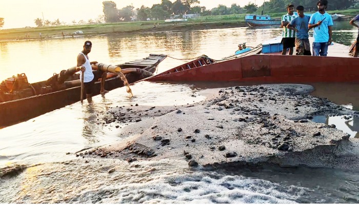 ধোপাজানে অবৈধভাবে ১৪ দিনে ২৪ কোটি টাকার সিলিকা বালু লুট