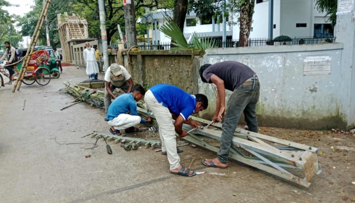 সড়ক থেকে বিদ্যুতের খুঁটি অপসারণ শুরু