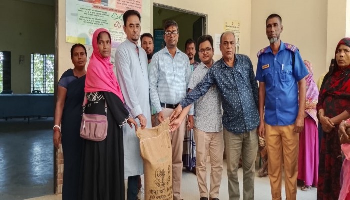 লক্ষণশ্রী ইউনিয়নে ভিজিডি চাল বিতরণ