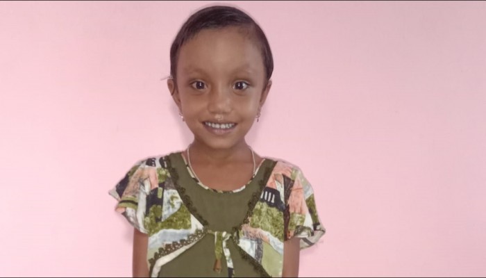 হৃদপিন্ডে দুটি ছিদ্র, স্ট্রোক করে বিকলাঙ্গ টাকার অভাবে চিকিৎসা হচ্ছে না ছোট্ট লামিয়ার