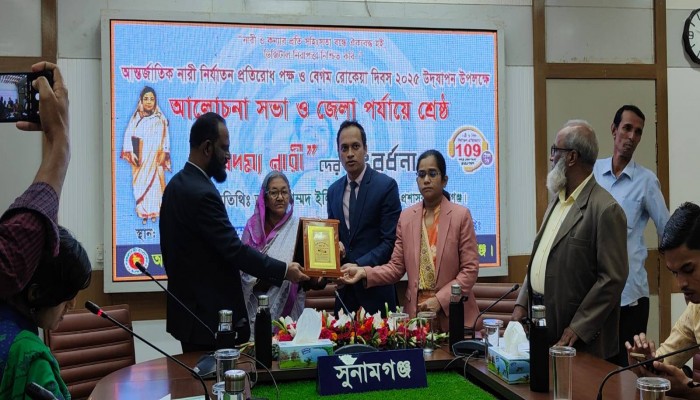 ৫ জন শ্রেষ্ঠ অদম্য নারীকে সংবর্ধনা