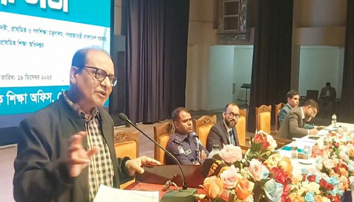 ছোট এক মামলায় শূন্য রয়েছে ৩২ হাজার প্রধান শিক্ষকের পদ : উপদেষ্টা বিধান রঞ্জন রায়