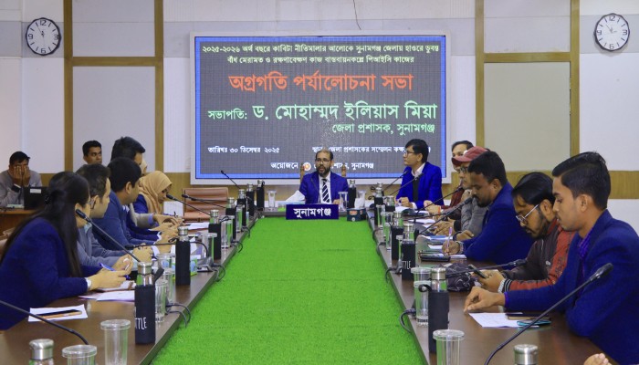 বাঁধের কাজে গতি বাড়ানোর তাগিদ দিলেন জেলা প্রশাসক