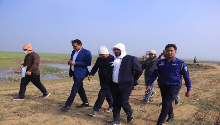 ফসলরক্ষা বাঁধের নির্মাণ কাজে অনিয়ম হলে কঠোর ব্যবস্থা: জেলা প্রশাসক