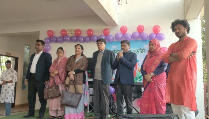 ফারিহা একাডেমিতে নবীন শিক্ষার্থীদের বরণ