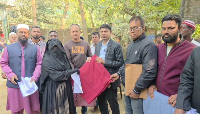 দুর্বাকান্দা গ্রামে শীতবস্ত্র বিতরণ