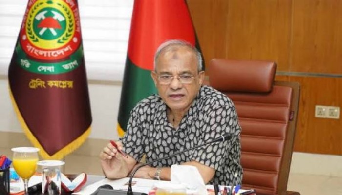 কেন্দ্রে অনিয়ম হলে সংশ্লিষ্ট কর্মকর্তার বিরুদ্ধে ব্যবস্থা : স্বরাষ্ট্র উপদেষ্টা