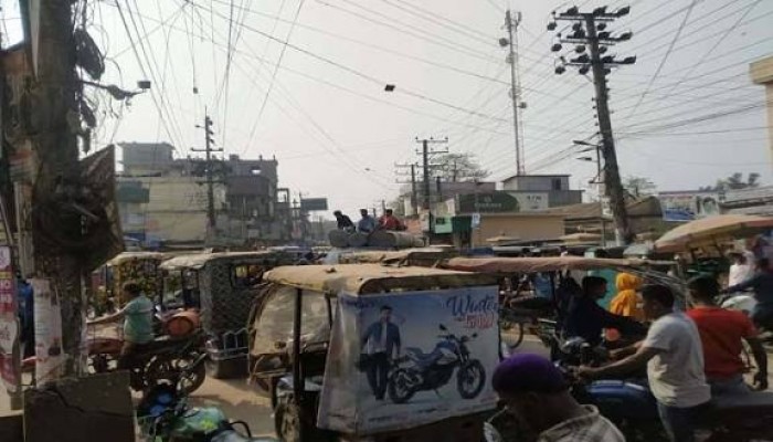 জগন্নাথপুর পৌর শহরে যানজটে জনভোগান্তি