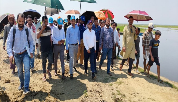 শান্তিগঞ্জে ফসল রক্ষা বাঁধ কর্তন পরিদর্শনে জেলা প্রশাসক, মেরামতের নির্দেশ