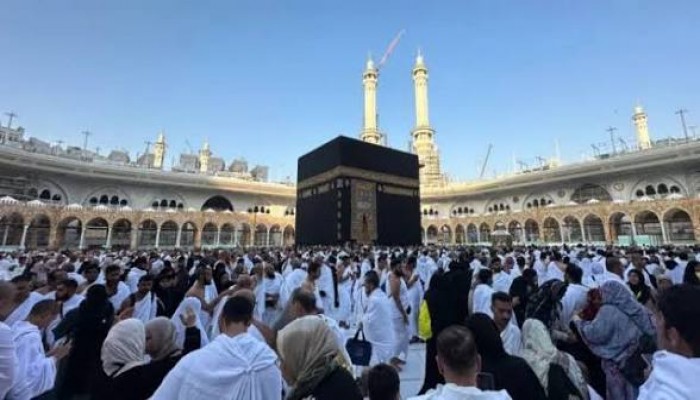 ভিজিট ভিসায় আর হজ করা যাবে না