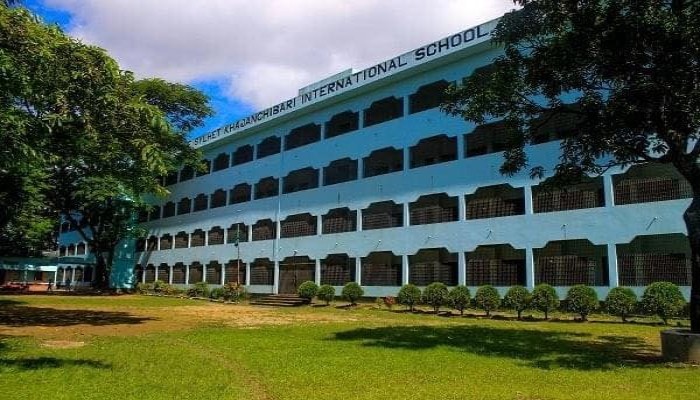 ‎অভিভাবকের প্রতিবাদের জেরে দুই শিক্ষার্থীকে টিসি