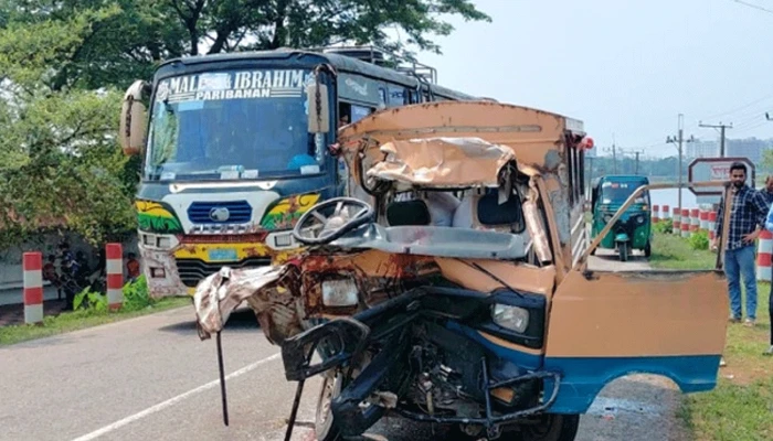 বাস-লেগুনা সংঘর্ষে নিহত ২, ট্রাক-সিএনজি দুর্ঘটনায় প্রাণ গেল আরও এক যুবকের