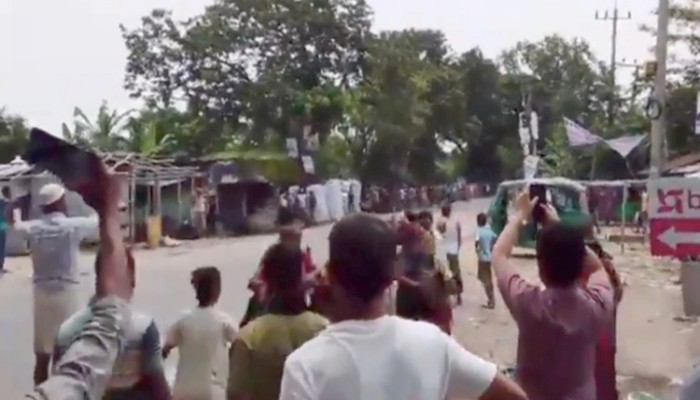 যাত্রী ওঠানো নিয়ে সংঘর্ষে আহত ১২, সিএনজিচালিত অটোরিকশা ভাঙচুর ১০টি