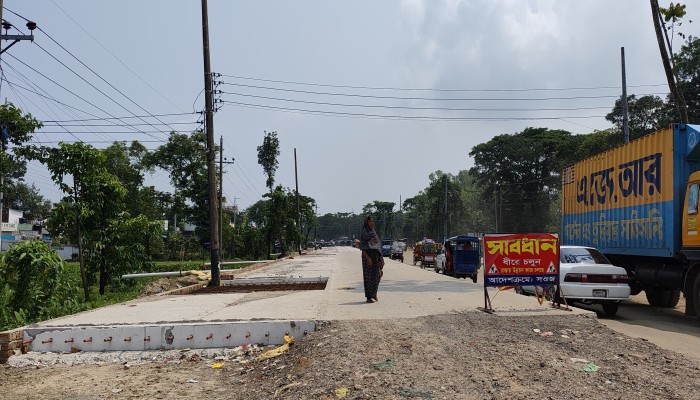 ধীরে চলছে চারলেন প্রকল্পের কাজ