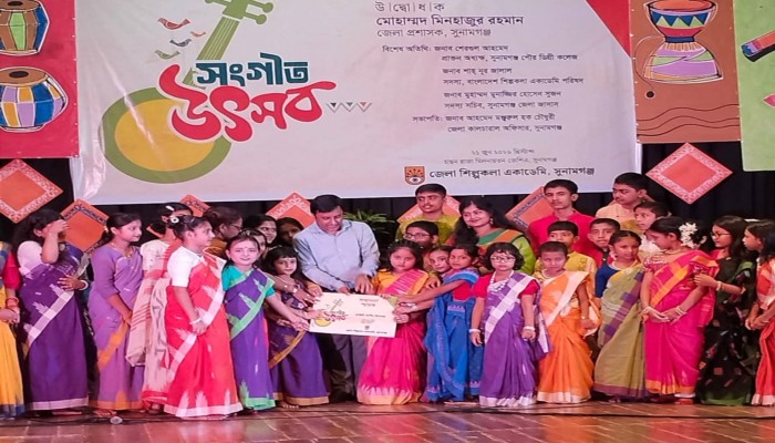 সংগীত উৎসবে মুগ্ধতা ছড়ালেন শিল্পীরা
