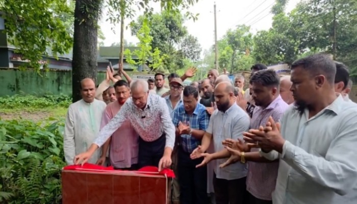 ছাতকে রাস্তা সংস্কার কাজের উদ্বোধন করলেন মিজান চৌধুরী