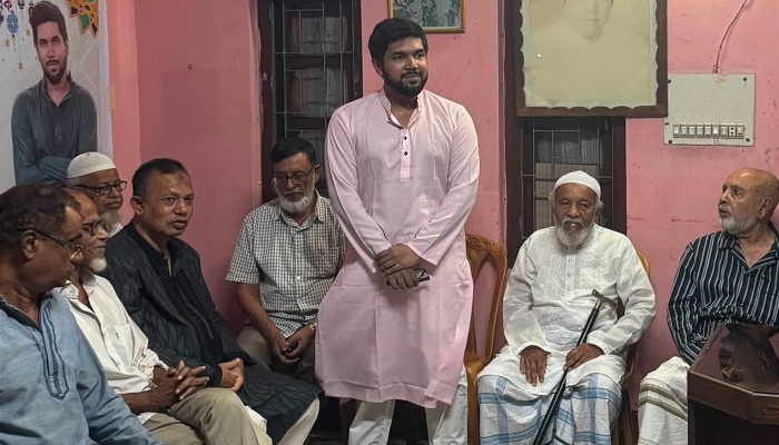 আরপিননগরবাসীর সঙ্গে মতবিনিময় সভায় সম্ভাব্য মেয়র প্রার্থী ইনান চৌধুরী