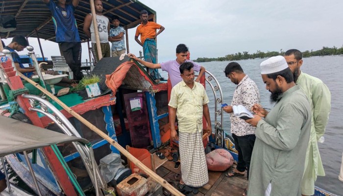 টাঙ্গুয়ার হাওরের সংরক্ষিত এলাকায় প্রবেশ ৬ হাউজবোটকে জরিমানা