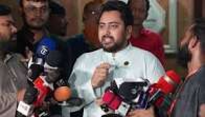 দিল্লিতে শেখ হাসিনার কনফারেন্স : সরকারকে দুষছেন নাহিদ ইসলাম