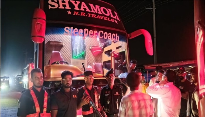 অনুমোদনহীন স্লিপার কোচ মালিককে ৯০ হাজার টাকা জরিমানা