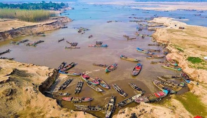যাদুকাটা নদী থেকে বালু উত্তোলনে নিষেধাজ্ঞা জারি