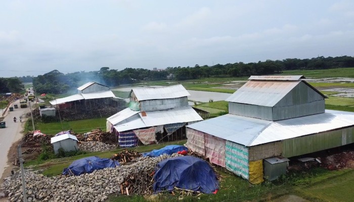 ছাতকে অনুমোদনহীন দুই শতাধিক চুনের কারখানা