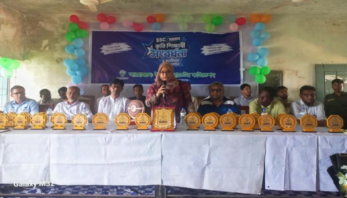 কৃতী শিক্ষার্থীদের সম্মাননা দিল ইয়ুথ ইনোভেটর ফাউন্ডেশন