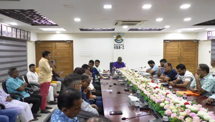 দুর্গাপূজার নিরাপত্তায় হেলিকপ্টার-ড্রোন, ২৪ ঘণ্টার হটলাইন