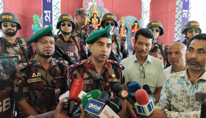সীমান্তবর্তী পূজামন্ডপের নিরাপত্তায় ৮ প্লাটুন বিজিবি মোতায়েন